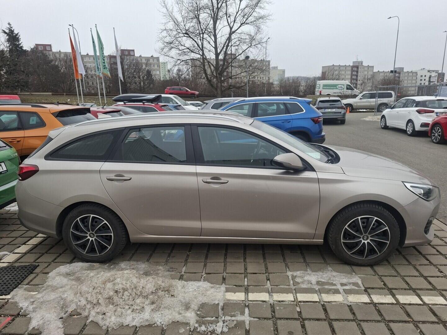 O419V08081_12.webp_I30  1.4  103 kW manuál