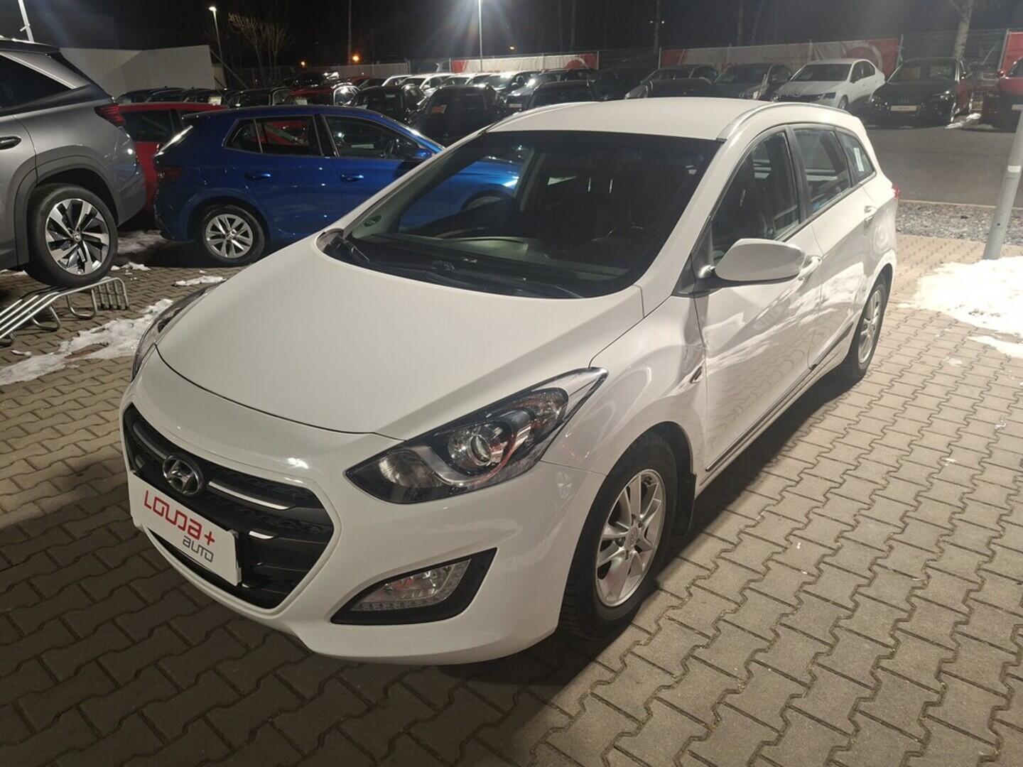 O419V08083_10.webp_I30 . 1.6 GDi 99 kW manuál