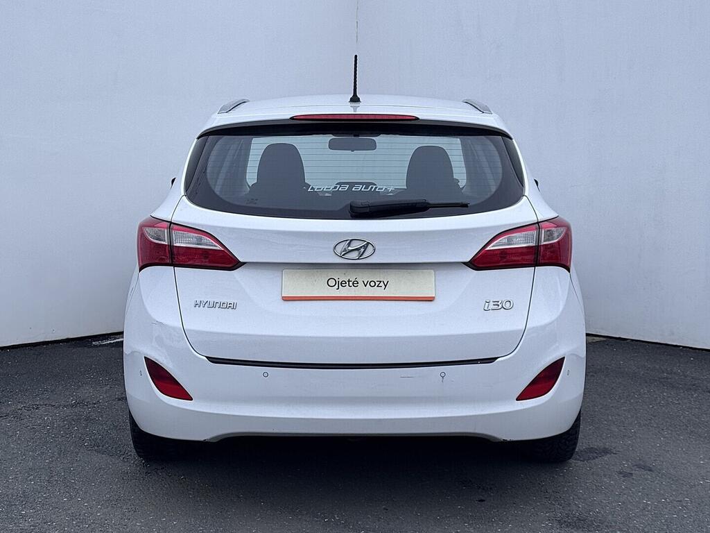 O419V08083_17.webp_I30 . 1.6 GDi 99 kW manuál