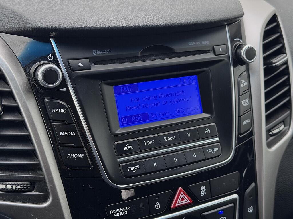 O419V08083_25.webp_I30 . 1.6 GDi 99 kW manuál