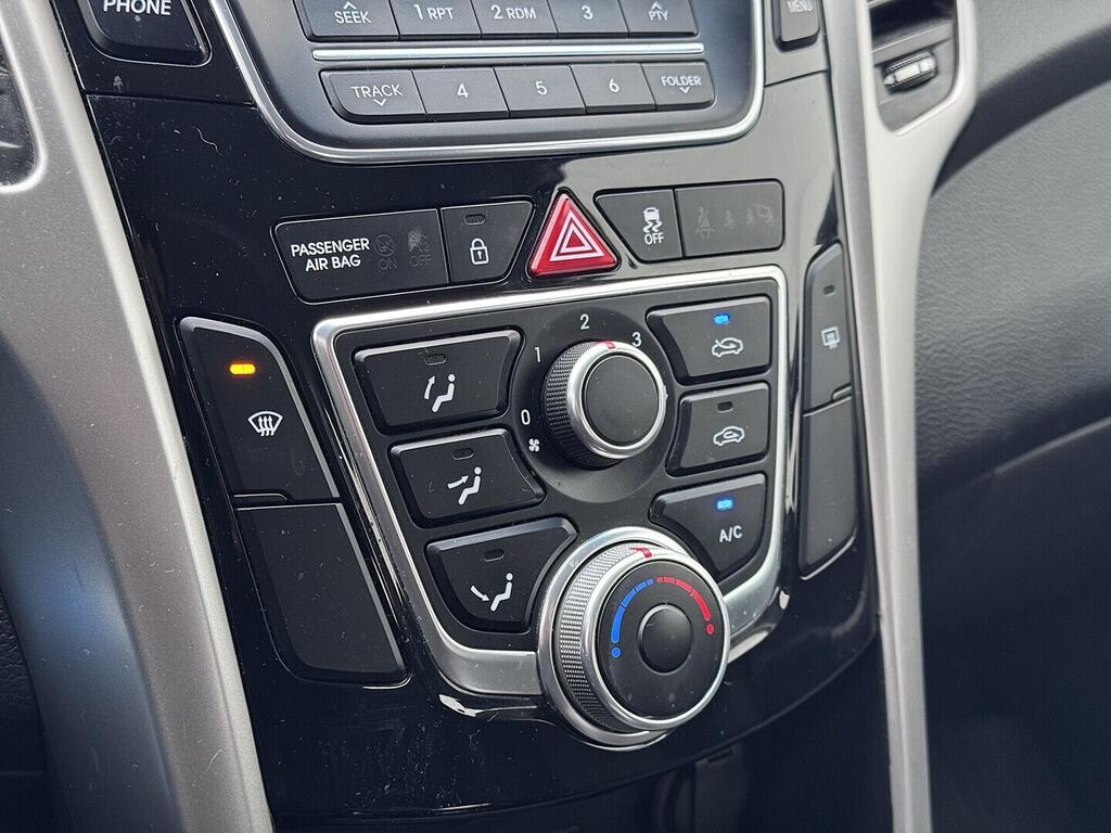 O419V08083_27.webp_I30 . 1.6 GDi 99 kW manuál