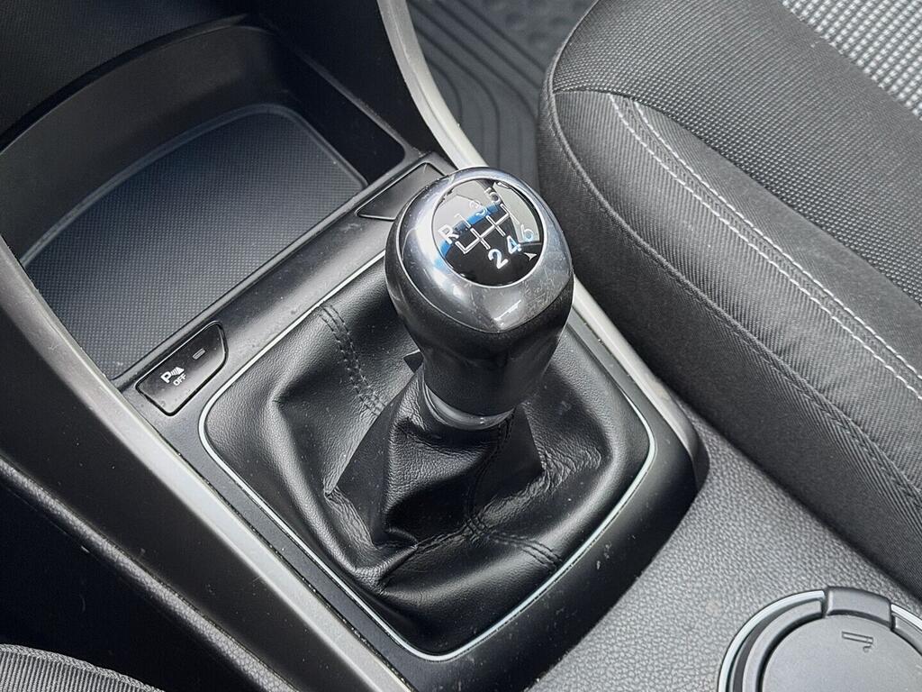 O419V08083_28.webp_I30 . 1.6 GDi 99 kW manuál