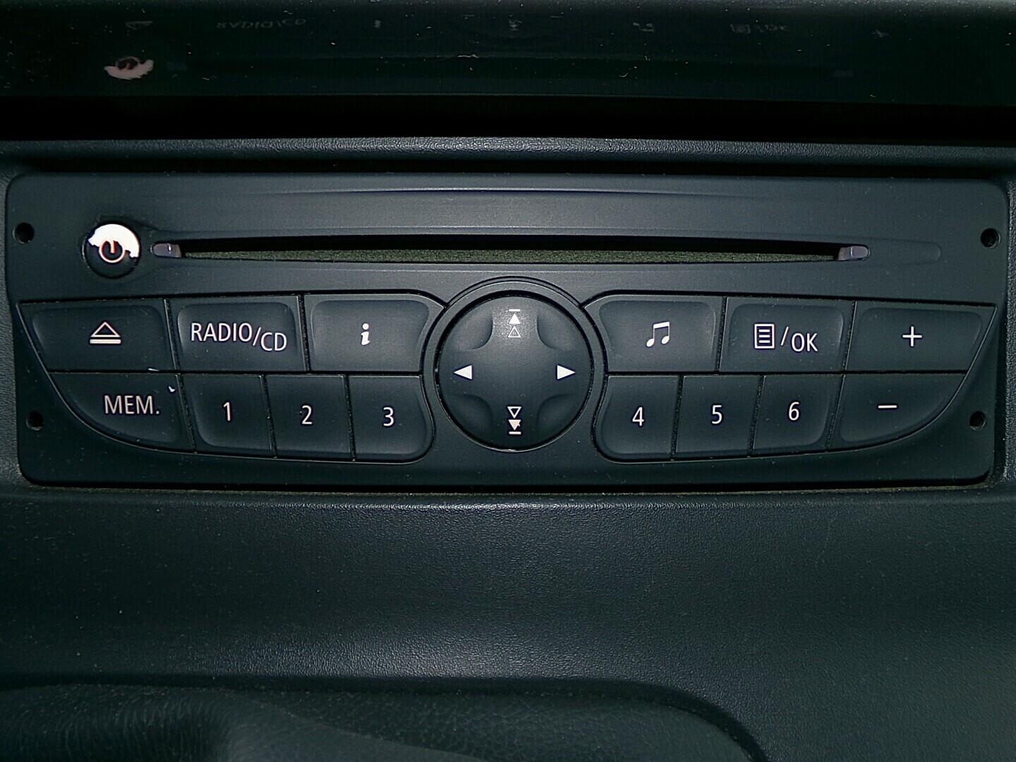 O419V08085_26.webp_KANGOO Privilege 1.5 . 80 kW manuál