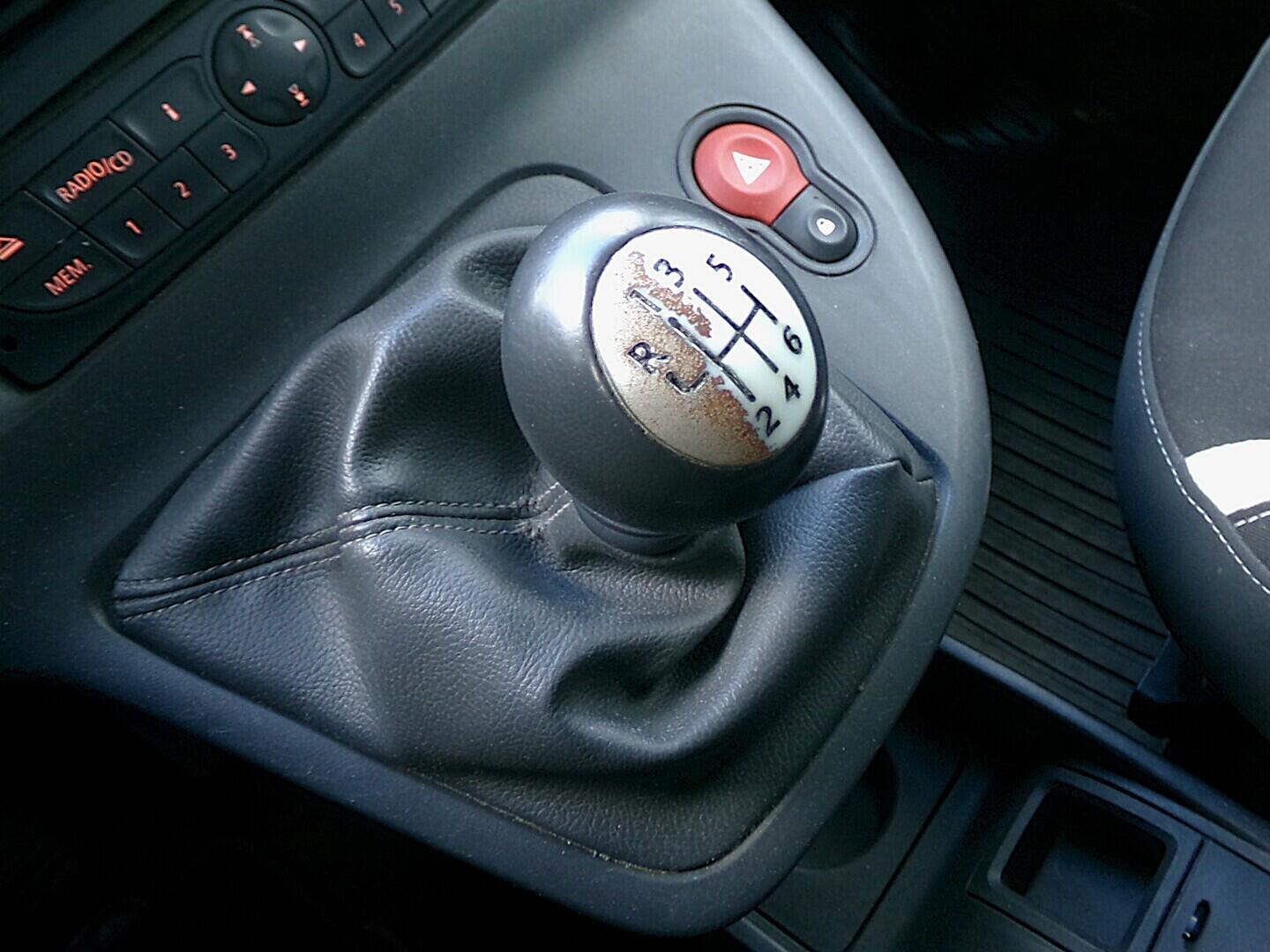 O419V08085_28.webp_KANGOO Privilege 1.5 . 80 kW manuál