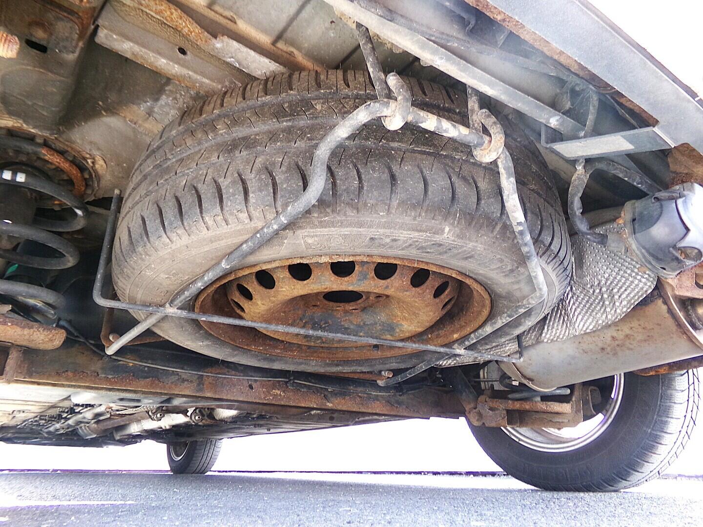 O419V08085_32.webp_KANGOO Privilege 1.5 . 80 kW manuál