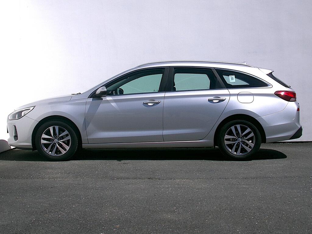 O419V08087_12.webp_I30 Style Nav 1.4  103 kW manuál