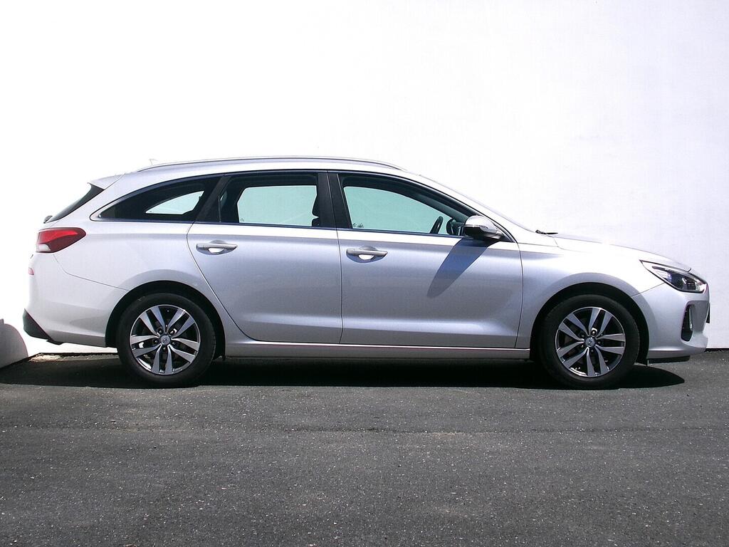 O419V08087_16.webp_I30 Style Nav 1.4  103 kW manuál