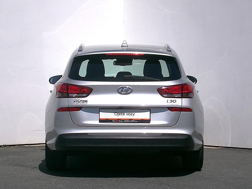 O419V08087_17.webp_I30 Style Nav 1.4  103 kW manuál