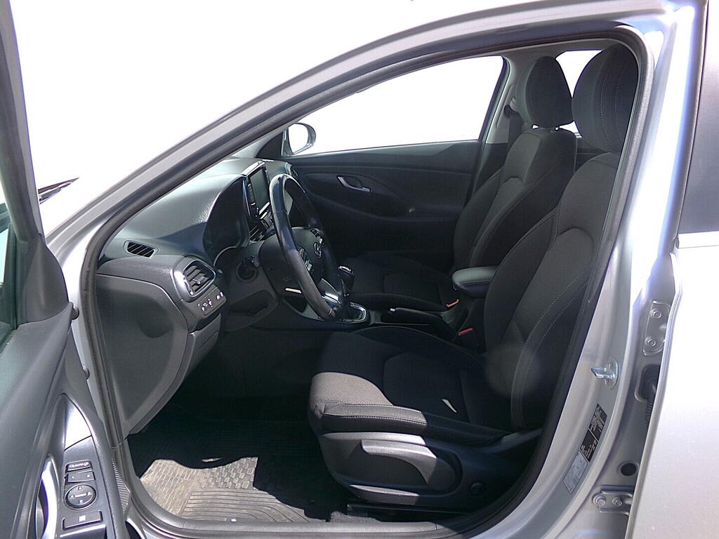 O419V08087_20.webp_I30 Style Nav 1.4  103 kW manuál