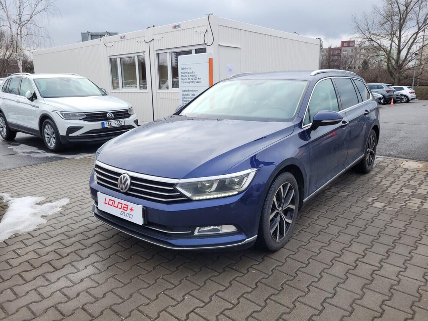 O419V08090_10.webp_PASSAT Highline 2.0 TDI 110 kW manuál