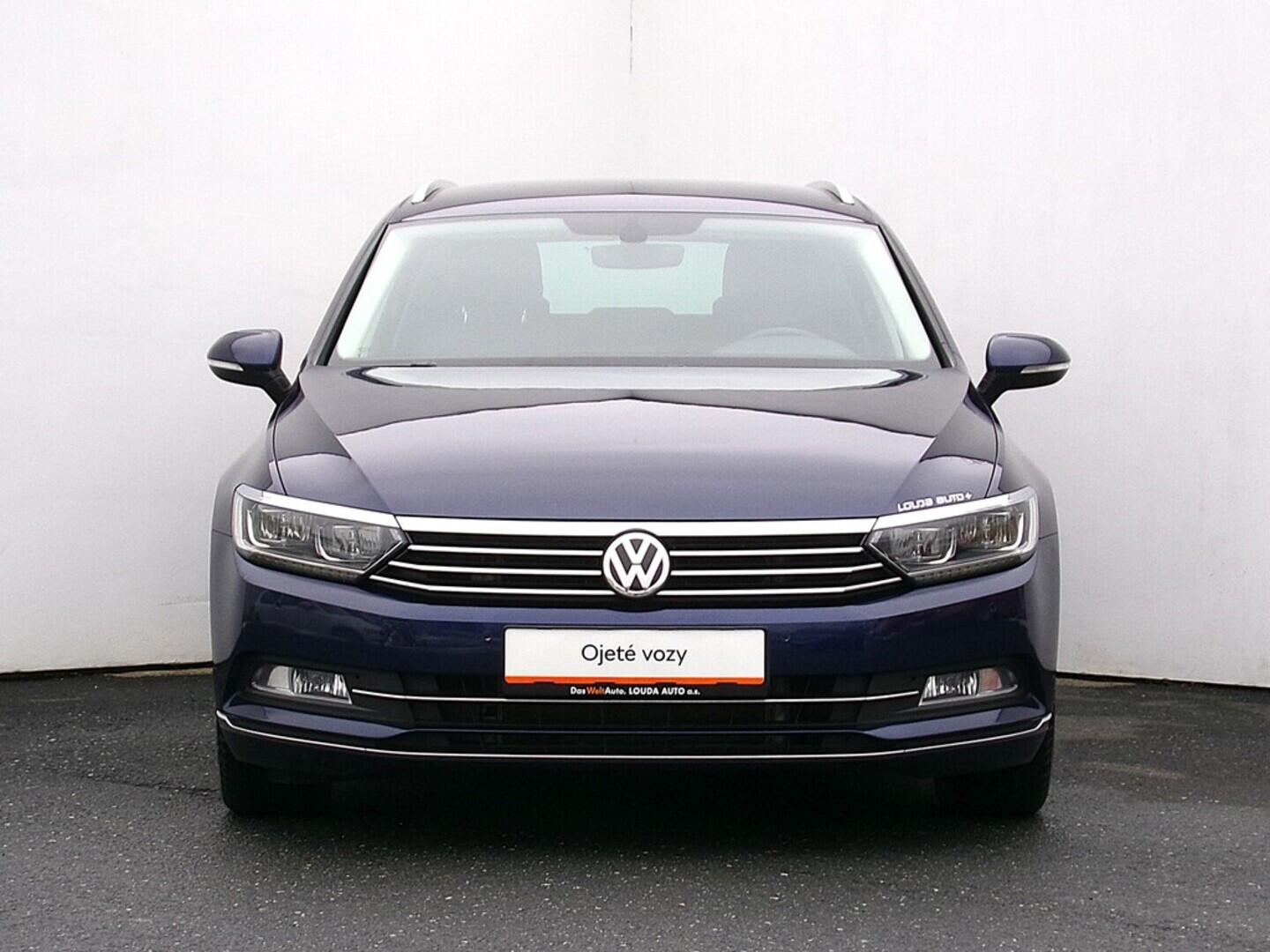 O419V08090_13.webp_PASSAT Highline 2.0 TDI 110 kW manuál