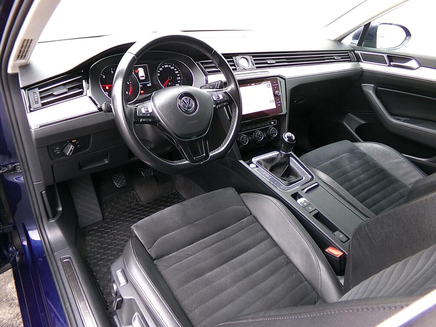 O419V08090_19.webp_PASSAT Highline 2.0 TDI 110 kW manuál