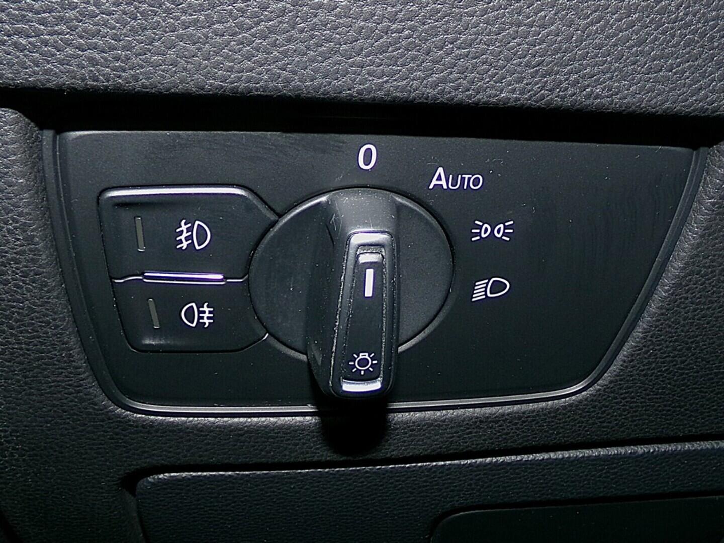 O419V08090_22.webp_PASSAT Highline 2.0 TDI 110 kW manuál