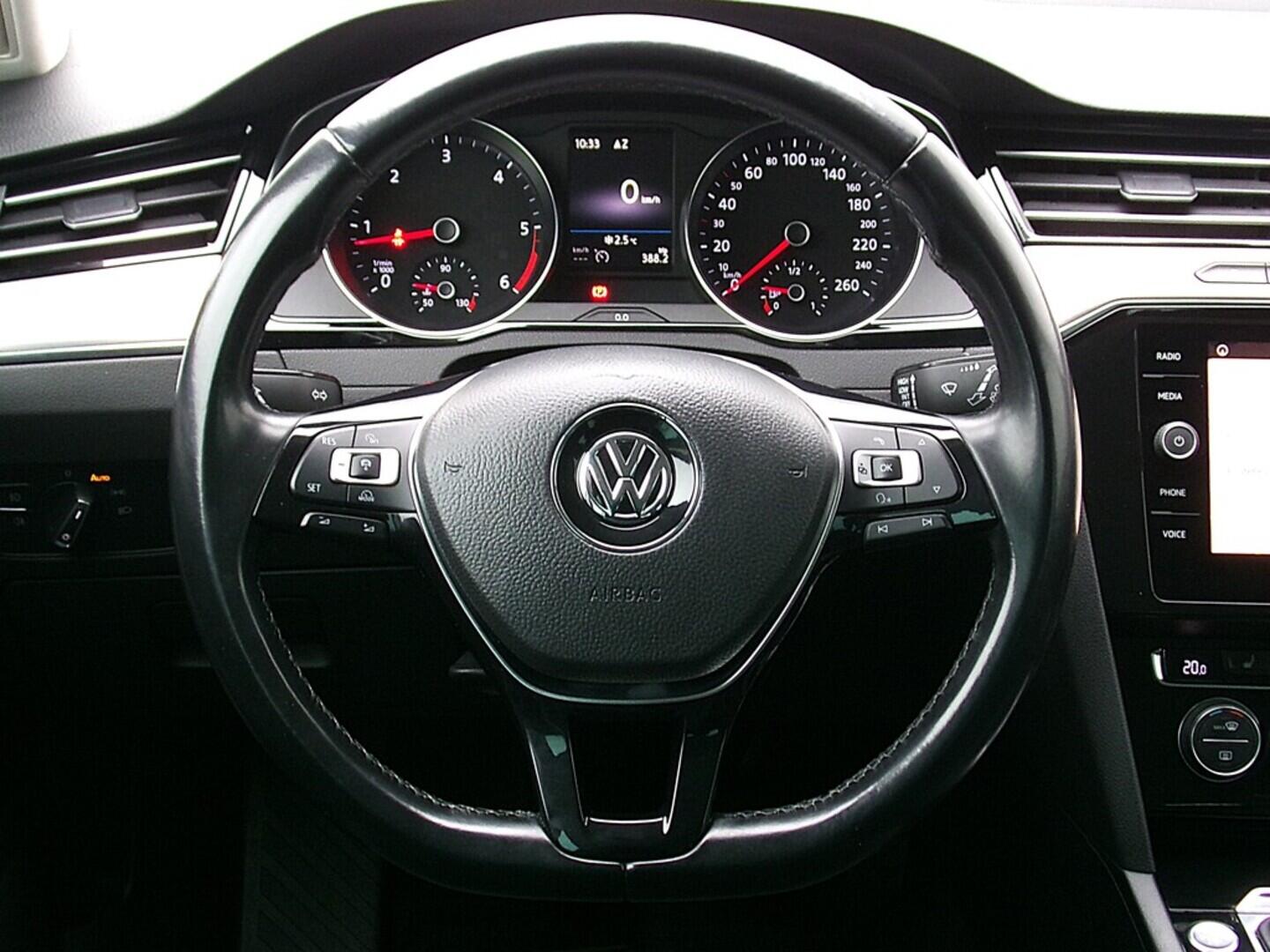 O419V08090_23.webp_PASSAT Highline 2.0 TDI 110 kW manuál