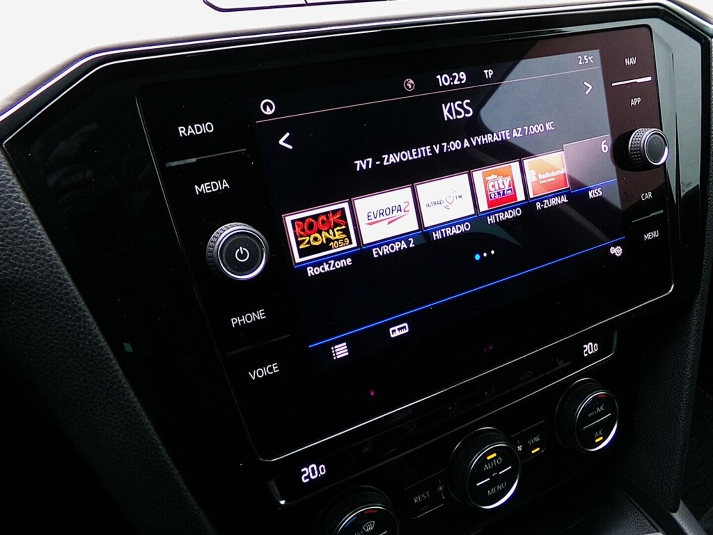 O419V08090_28.webp_PASSAT Highline 2.0 TDI 110 kW manuál