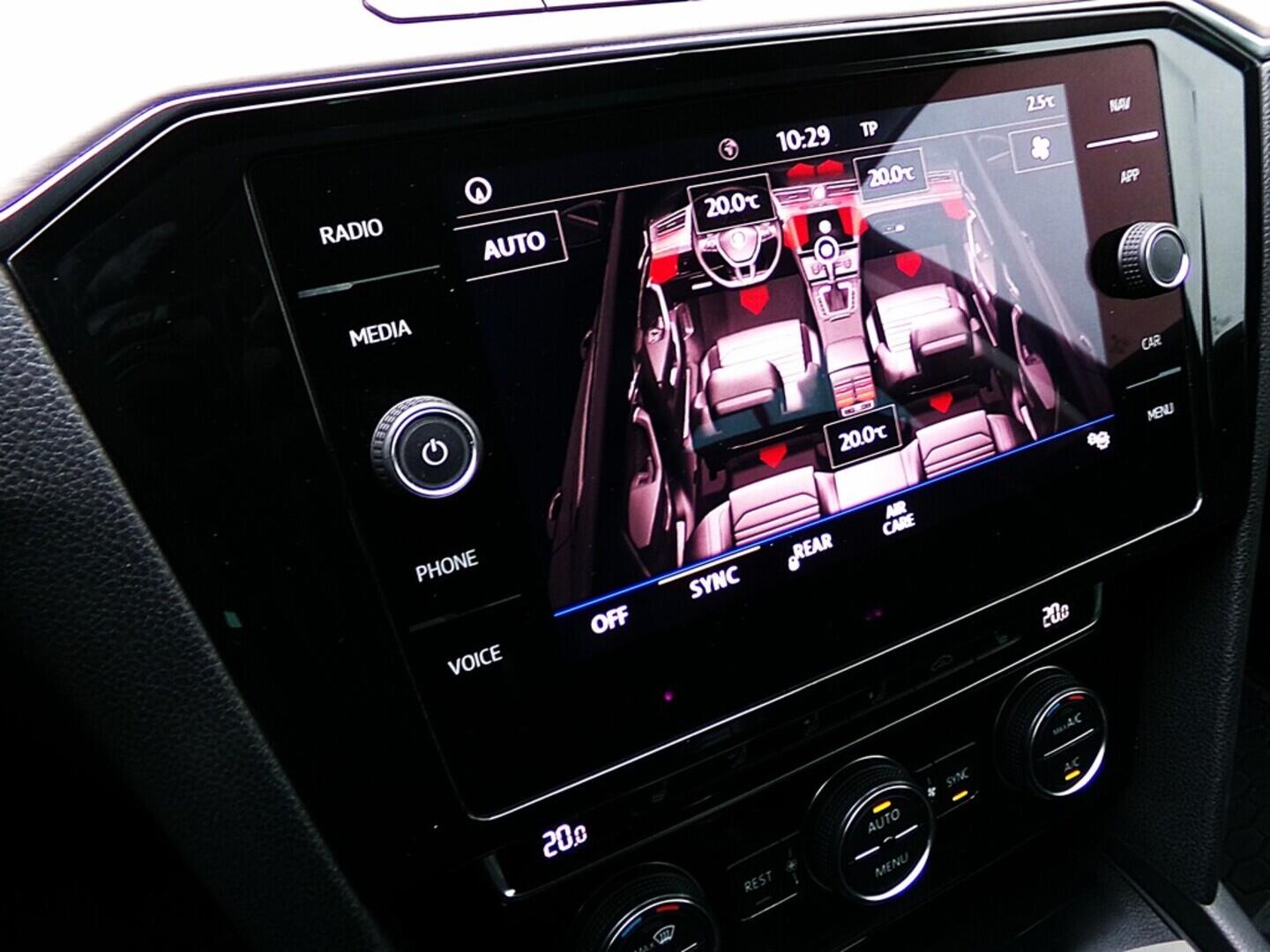 O419V08090_30.webp_PASSAT Highline 2.0 TDI 110 kW manuál