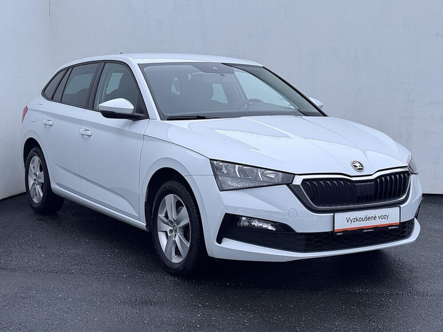 O419V08098_14.webp_SCALA Ambition 1.0 TSI 81 kW manuál, DPH