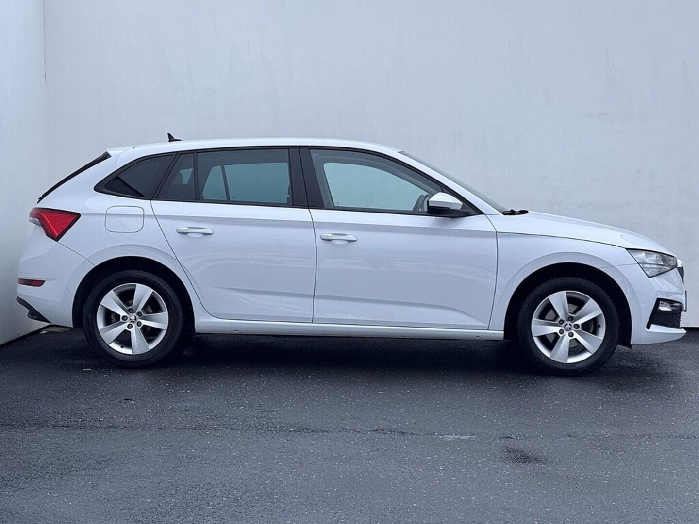 O419V08098_16.webp_SCALA Ambition 1.0 TSI 81 kW manuál, DPH