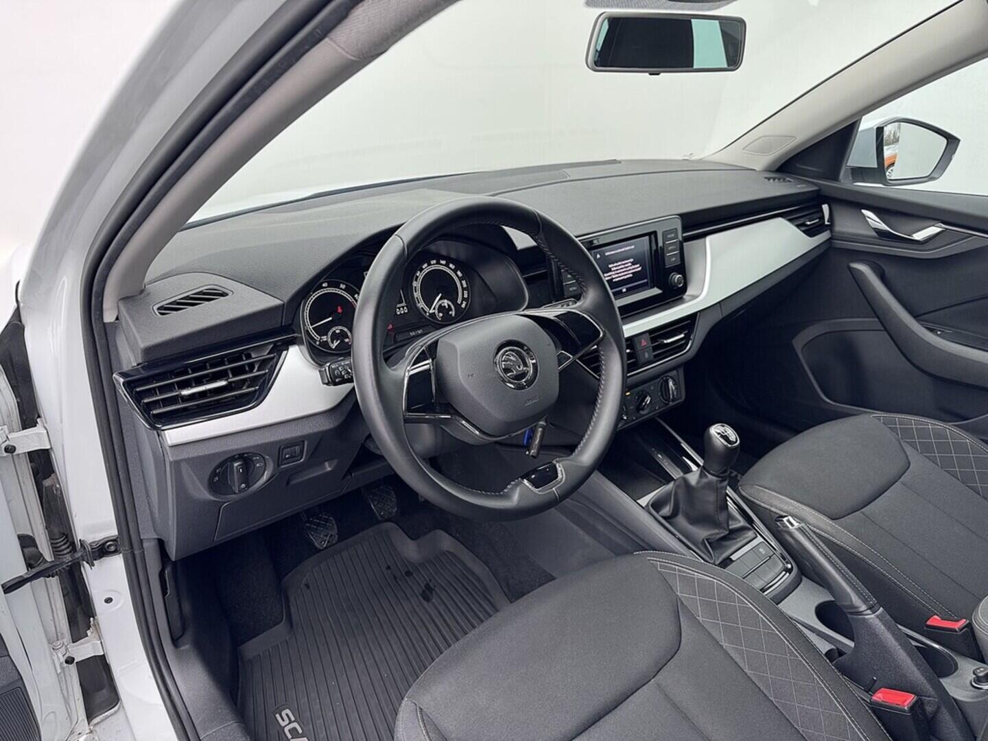 O419V08098_19.webp_SCALA Ambition 1.0 TSI 81 kW manuál, DPH