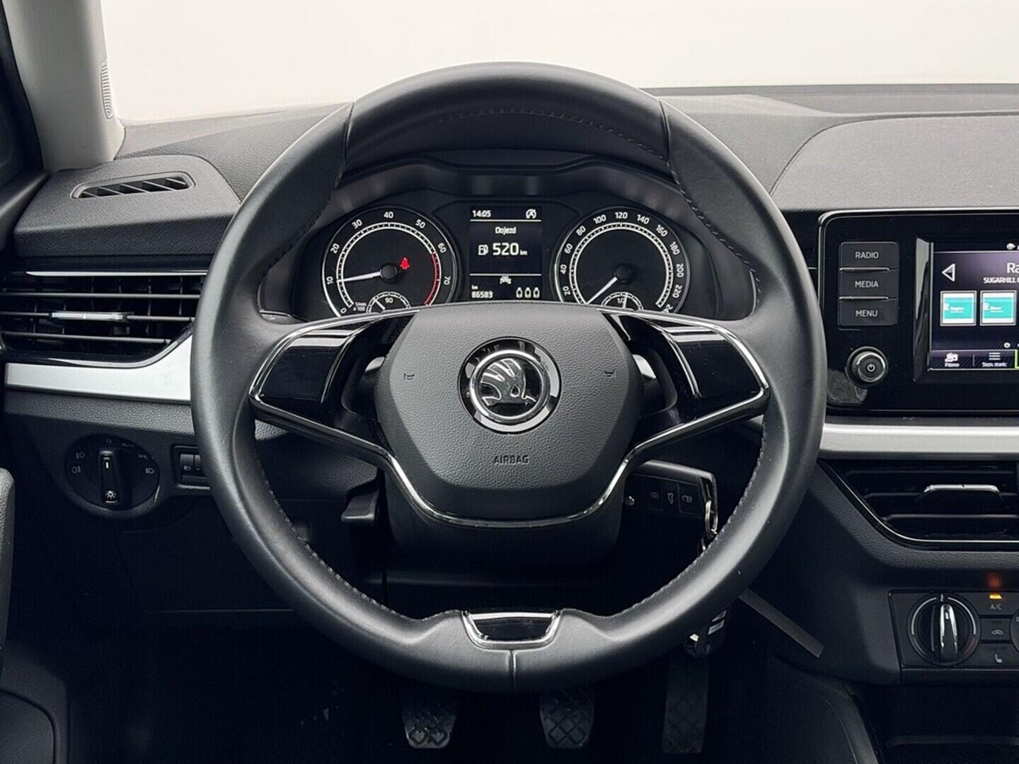 O419V08098_22.webp_SCALA Ambition 1.0 TSI 81 kW manuál, DPH