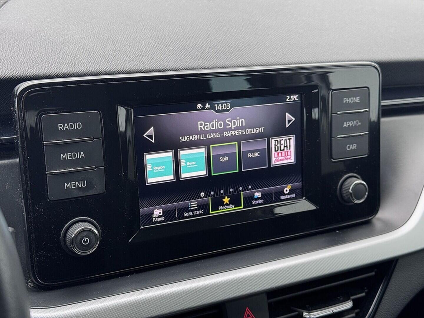 O419V08098_24.webp_SCALA Ambition 1.0 TSI 81 kW manuál, DPH