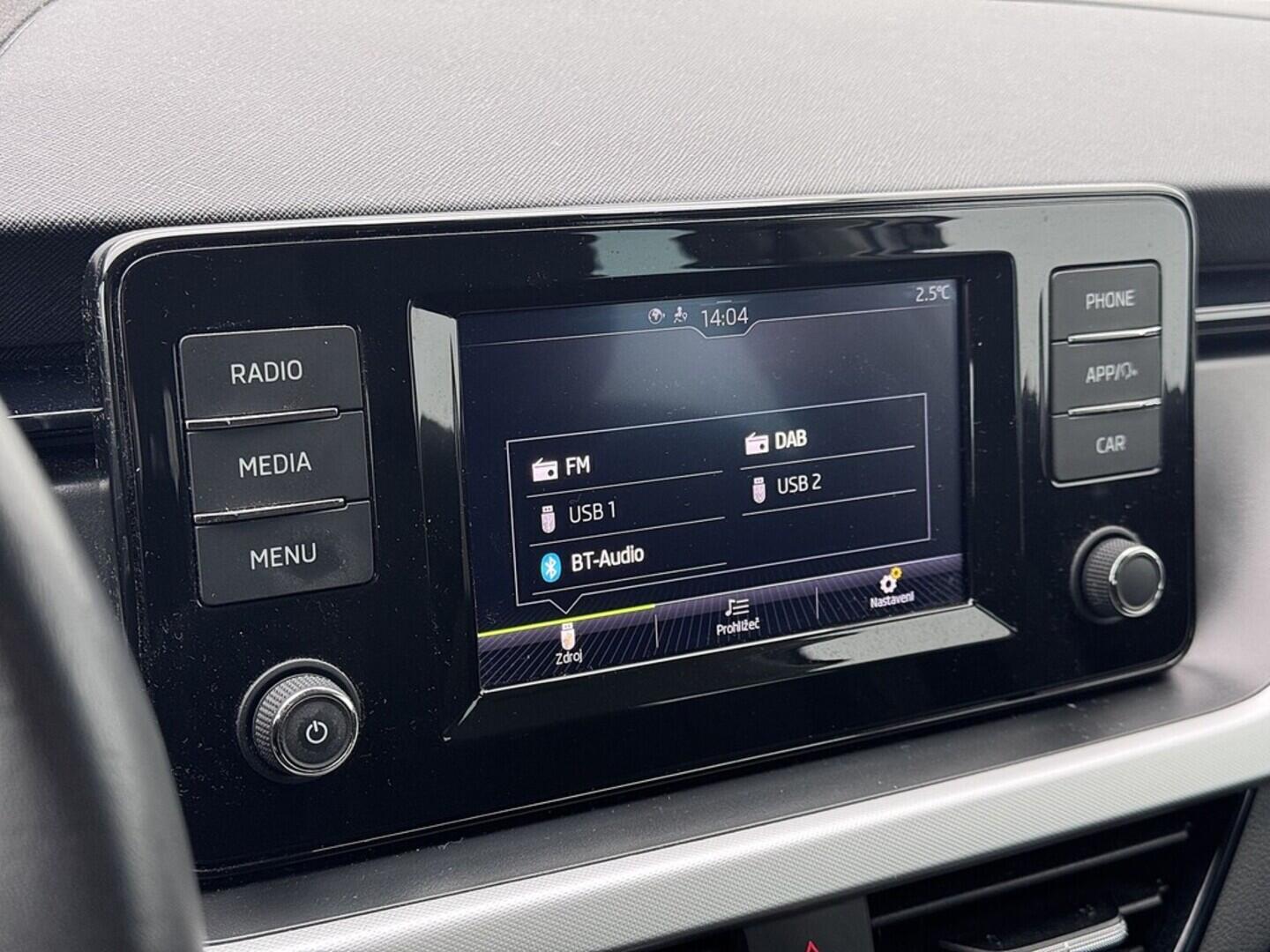 O419V08098_25.webp_SCALA Ambition 1.0 TSI 81 kW manuál, DPH