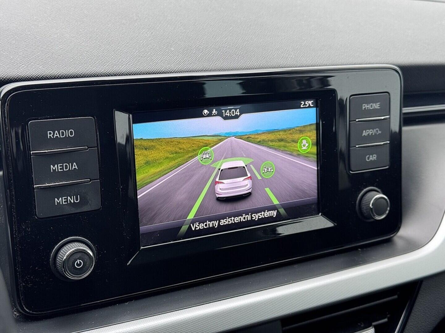 O419V08098_26.webp_SCALA Ambition 1.0 TSI 81 kW manuál, DPH