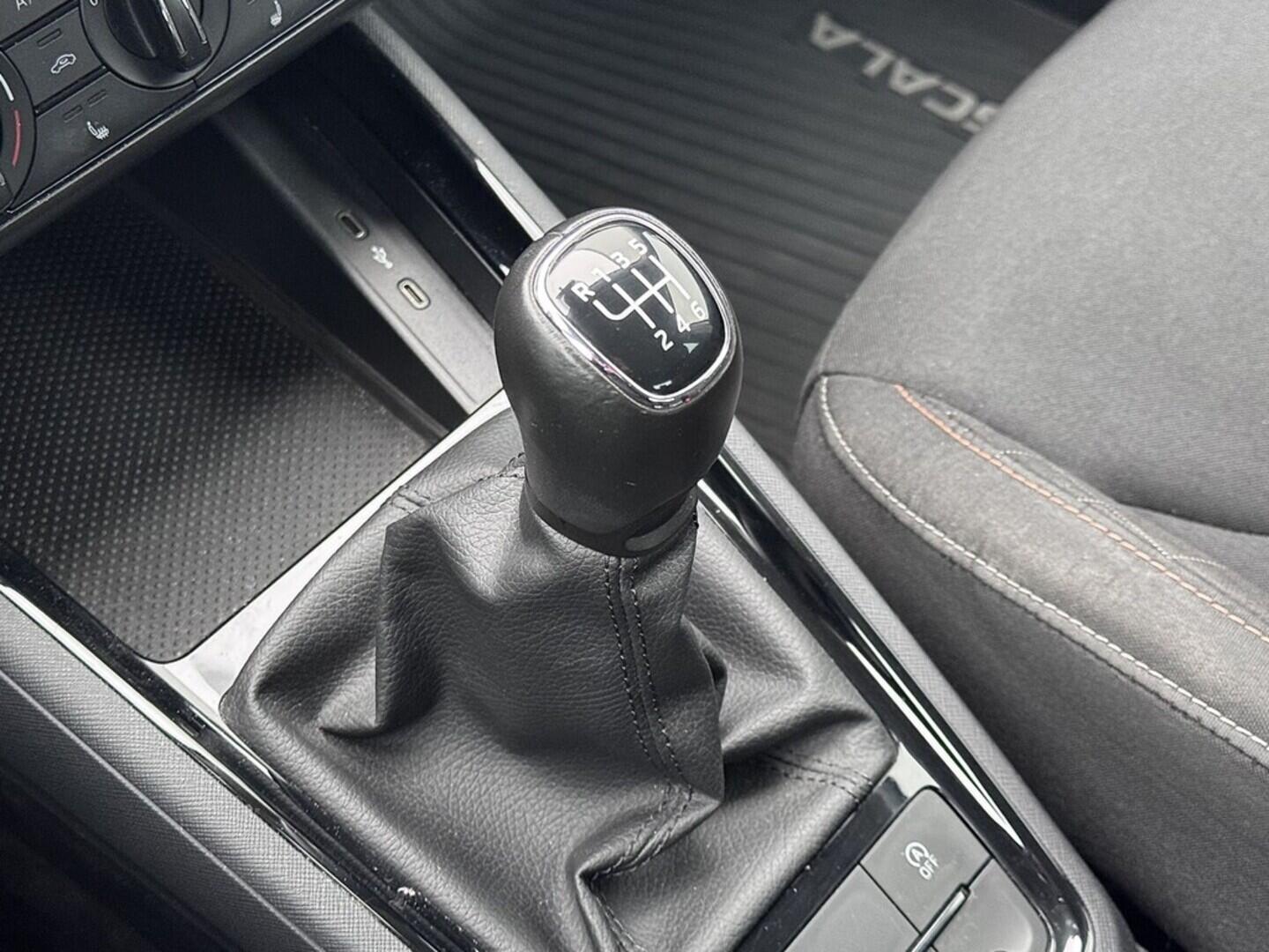 O419V08098_29.webp_SCALA Ambition 1.0 TSI 81 kW manuál, DPH