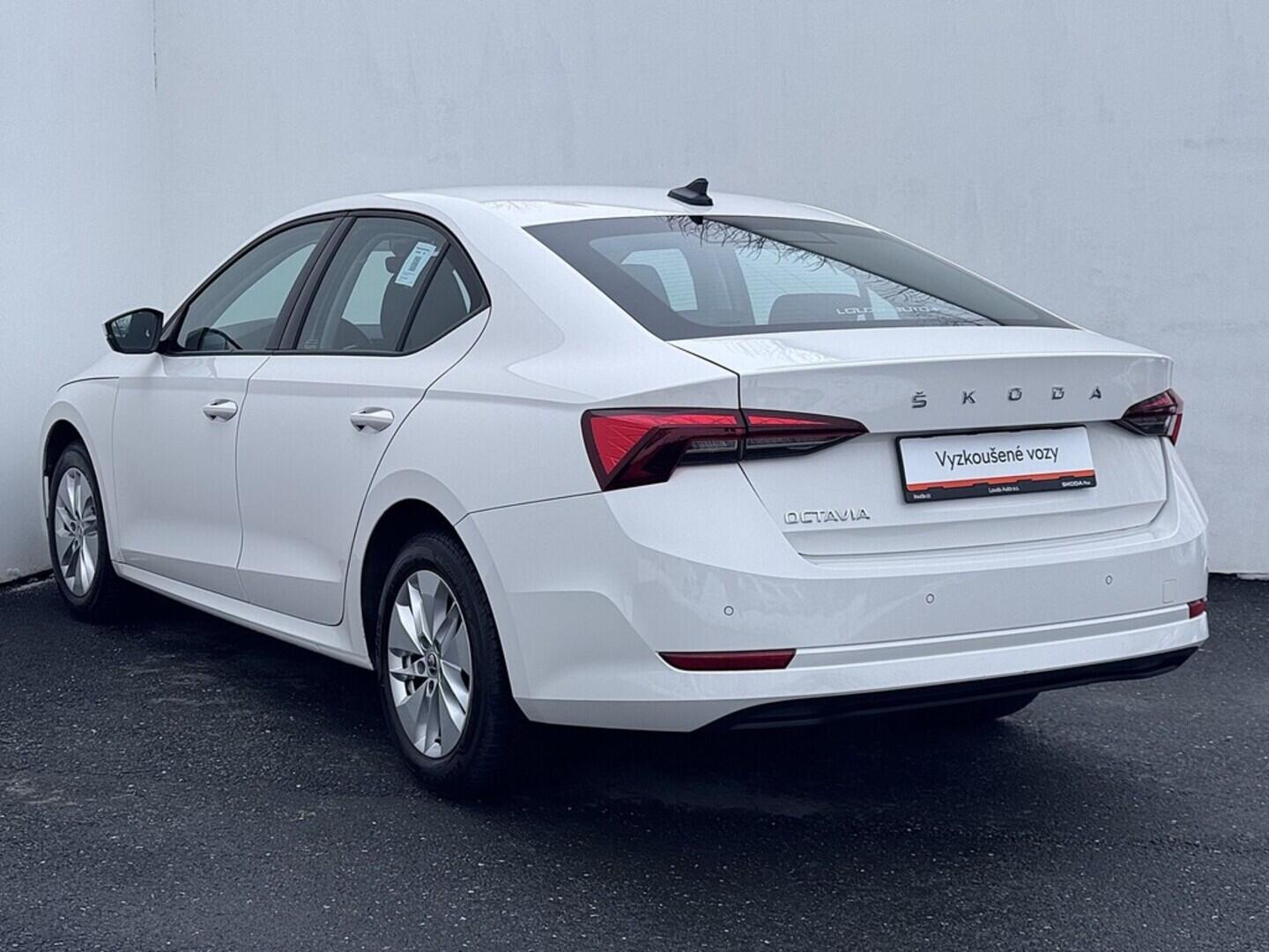 O419V08099_15.webp_OCTAVIA Ambition 1.5 TSI 110 kW manuál, DPH