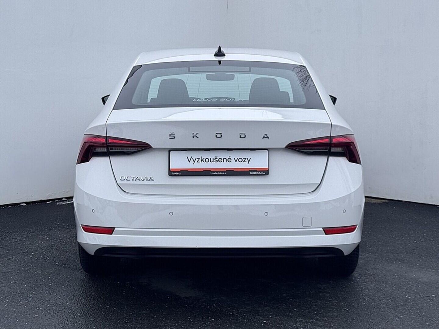 O419V08099_17.webp_OCTAVIA Ambition 1.5 TSI 110 kW manuál, DPH