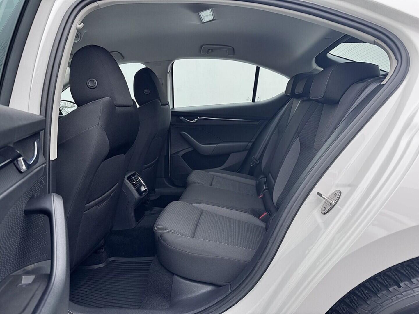 O419V08099_31.webp_OCTAVIA Ambition 1.5 TSI 110 kW manuál, DPH