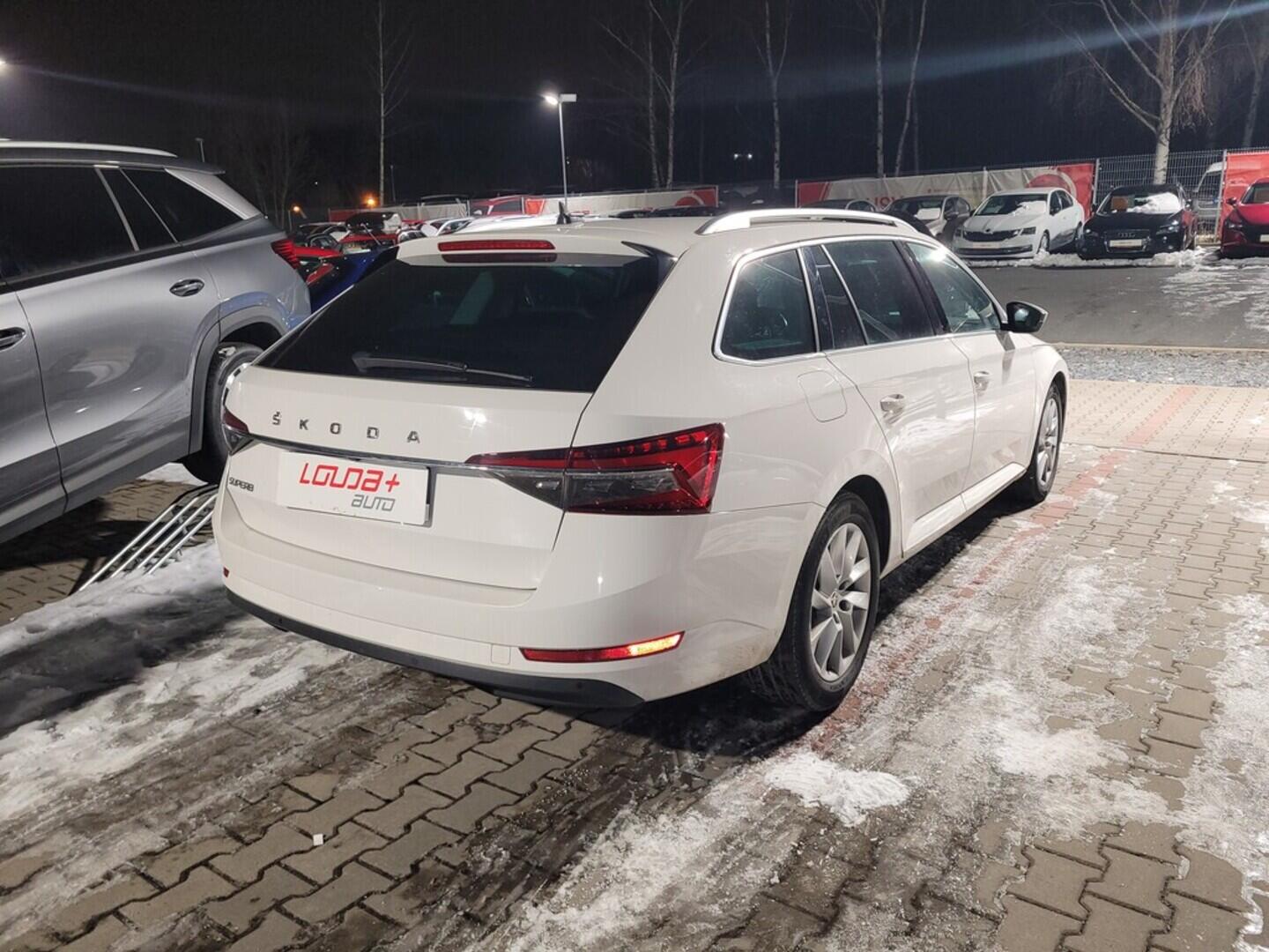 O419V08101_11.webp_SUPERB Style 2.0 TDI 110 kW automat