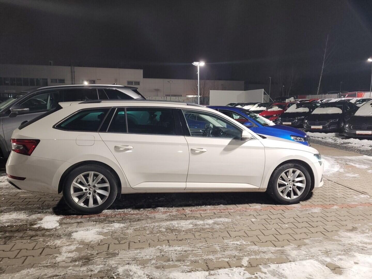 O419V08101_12.webp_SUPERB Style 2.0 TDI 110 kW automat