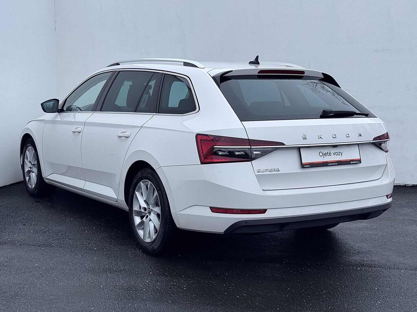 O419V08101_15.webp_SUPERB Style 2.0 TDI 110 kW automat