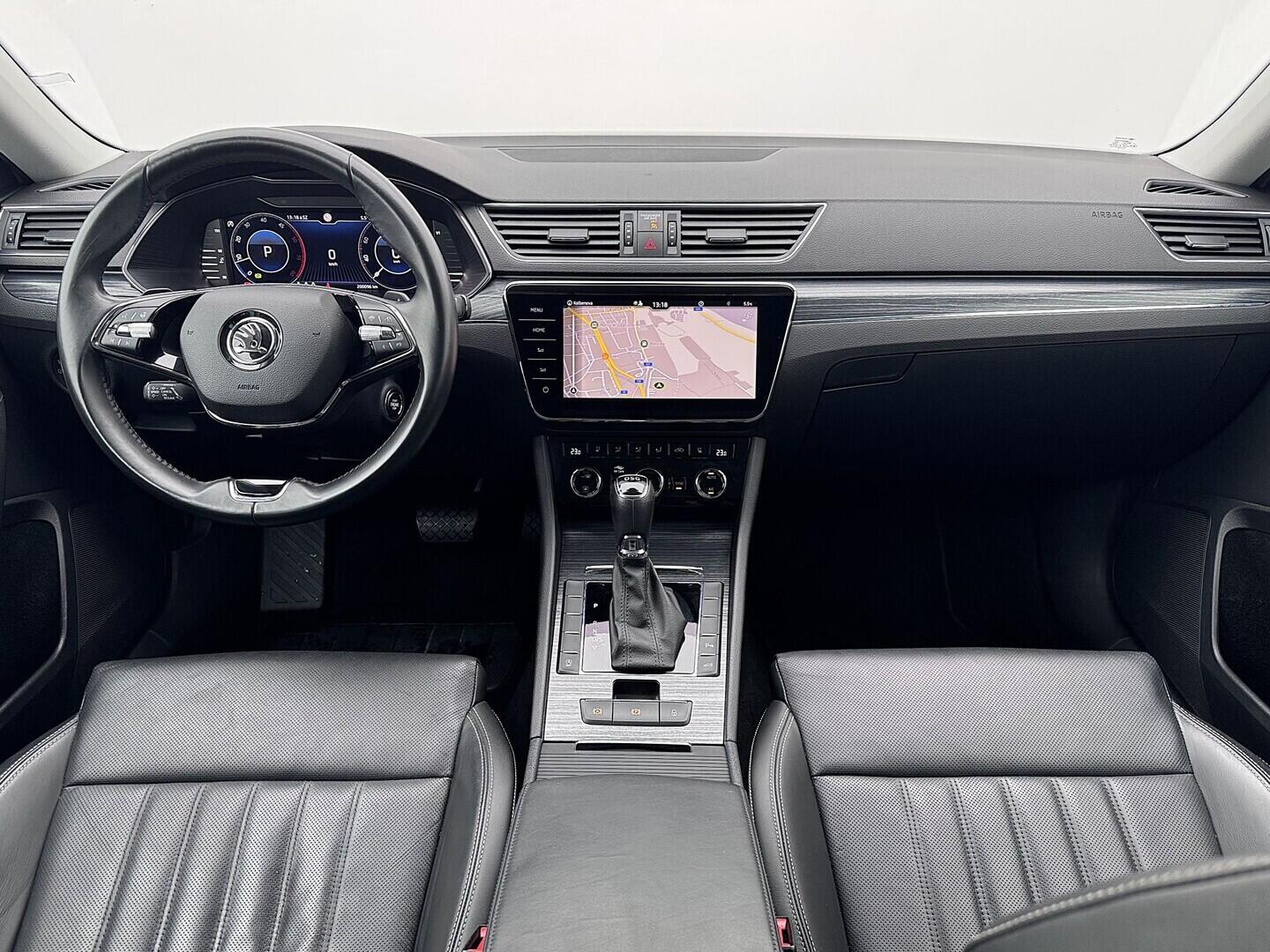 O419V08101_18.webp_SUPERB Style 2.0 TDI 110 kW automat