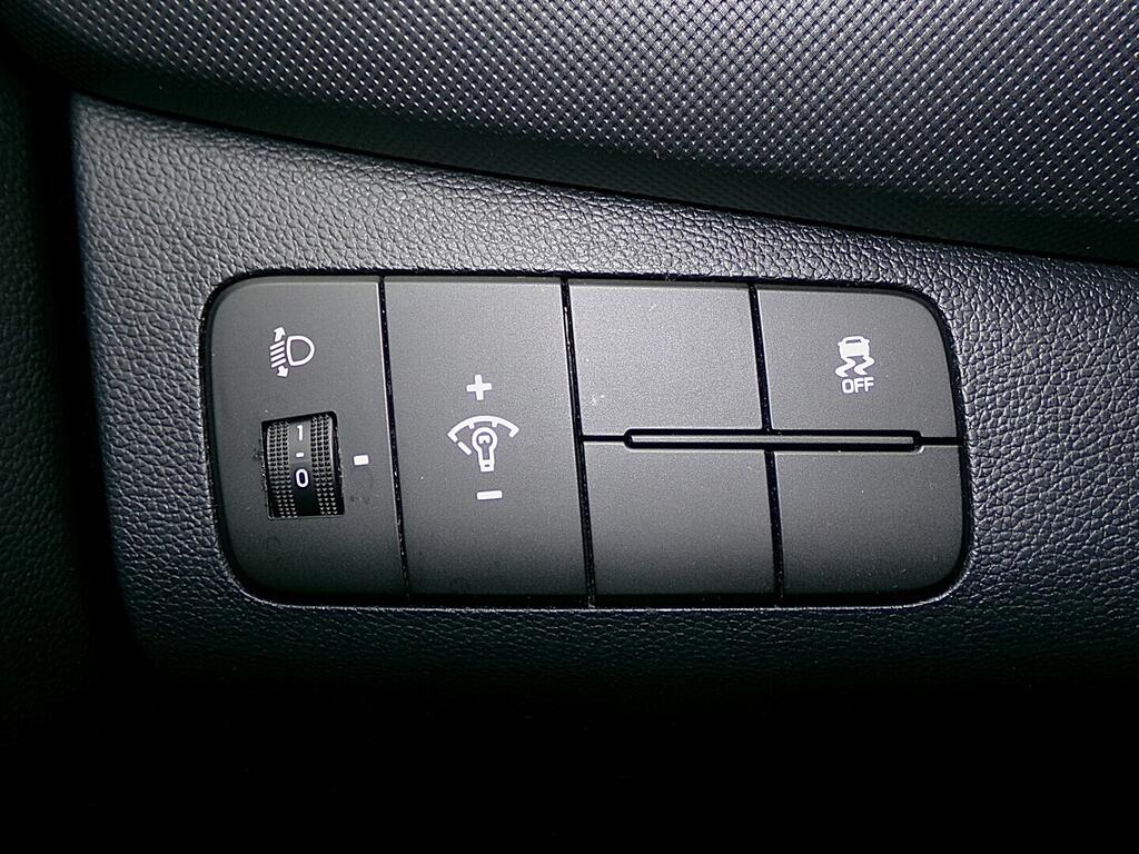 O419V08102_22.webp_I10  1.0 DOHC 48 kW manuál