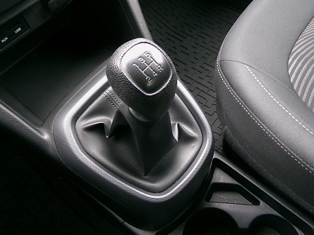 O419V08102_28.webp_I10  1.0 DOHC 48 kW manuál