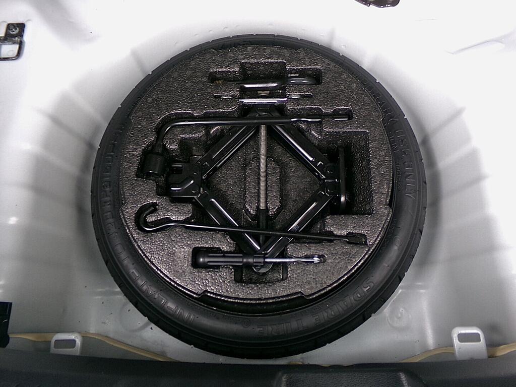 O419V08102_31.webp_I10  1.0 DOHC 48 kW manuál