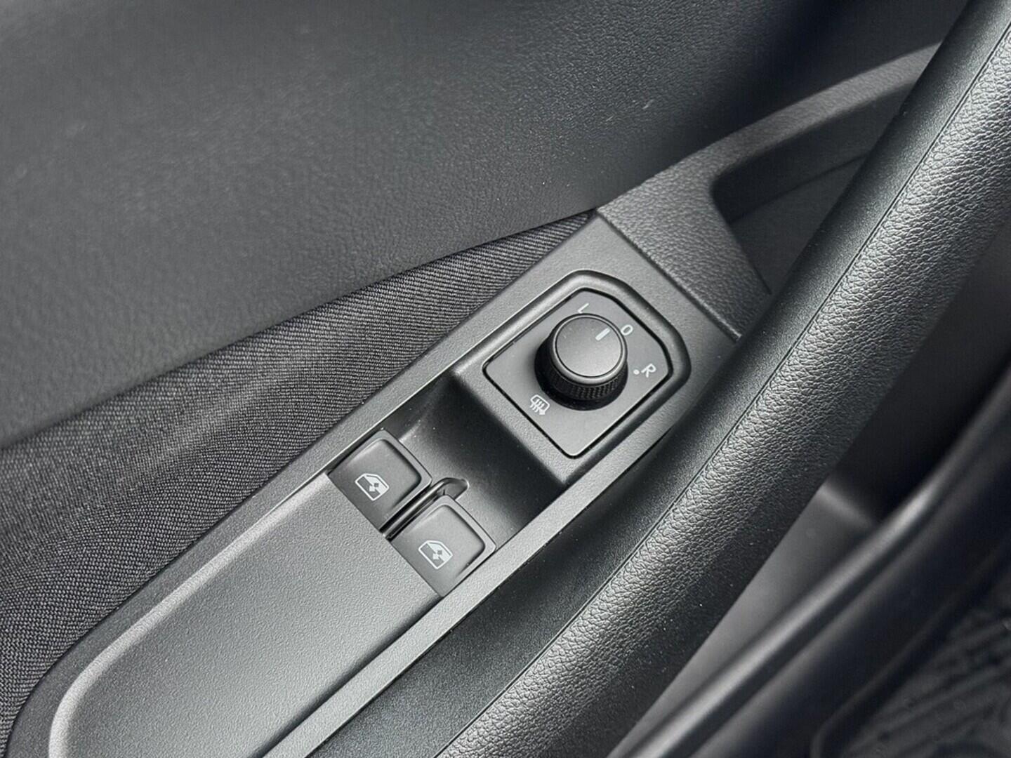 O419V08103_21.webp_KAMIQ Ambition 1.0 TSI 70 kW manuál, DPH