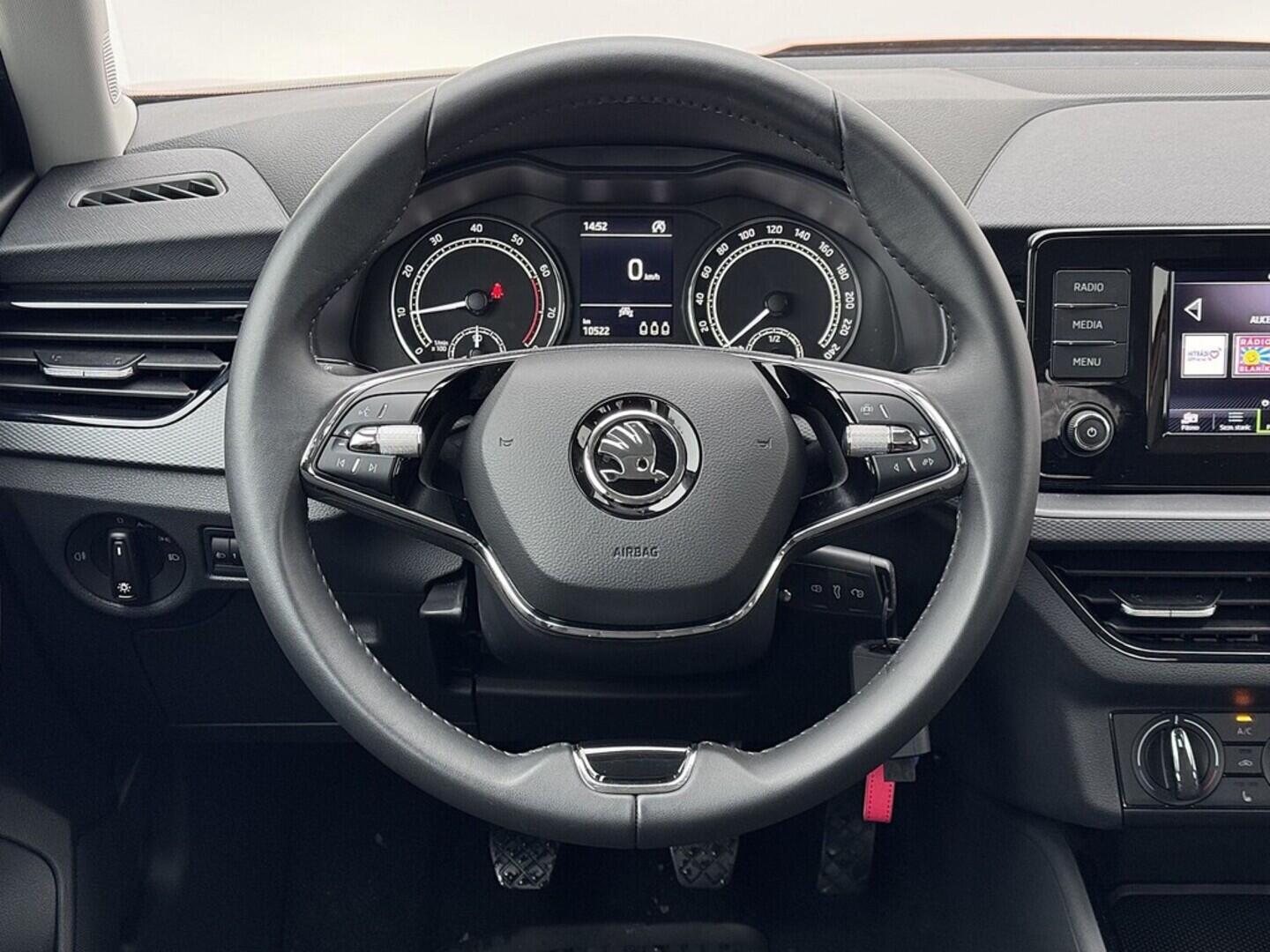 O419V08103_22.webp_KAMIQ Ambition 1.0 TSI 70 kW manuál, DPH