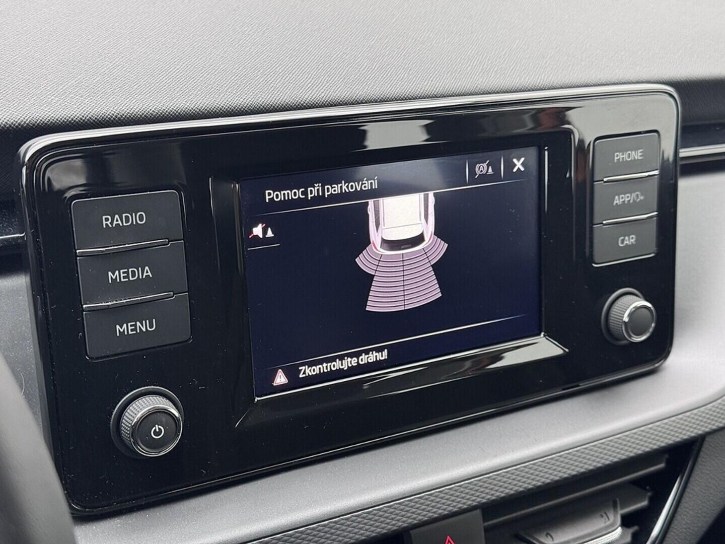 O419V08103_28.webp_KAMIQ Ambition 1.0 TSI 70 kW manuál, DPH