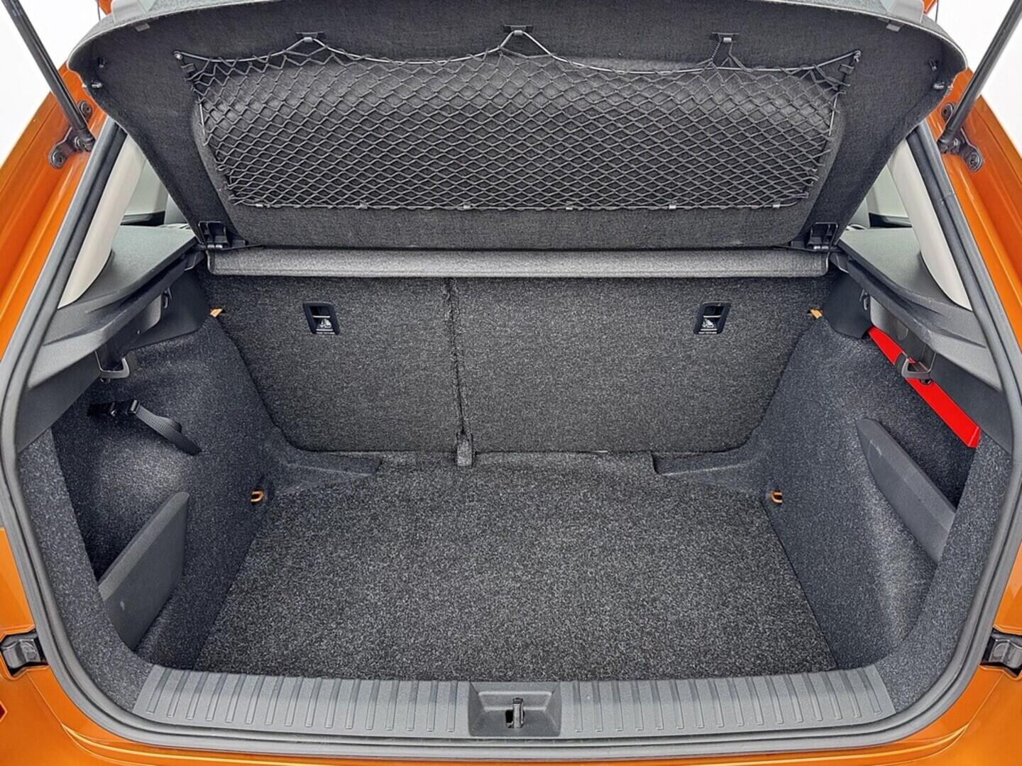 O419V08103_32.webp_KAMIQ Ambition 1.0 TSI 70 kW manuál, DPH