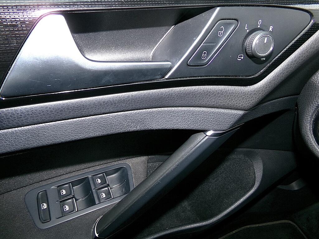 O419V08105_21.webp_GOLF Highline 1.4 Tgi 81 kW manuál, DPH