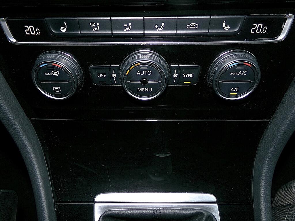 O419V08105_32.webp_GOLF Highline 1.4 Tgi 81 kW manuál, DPH