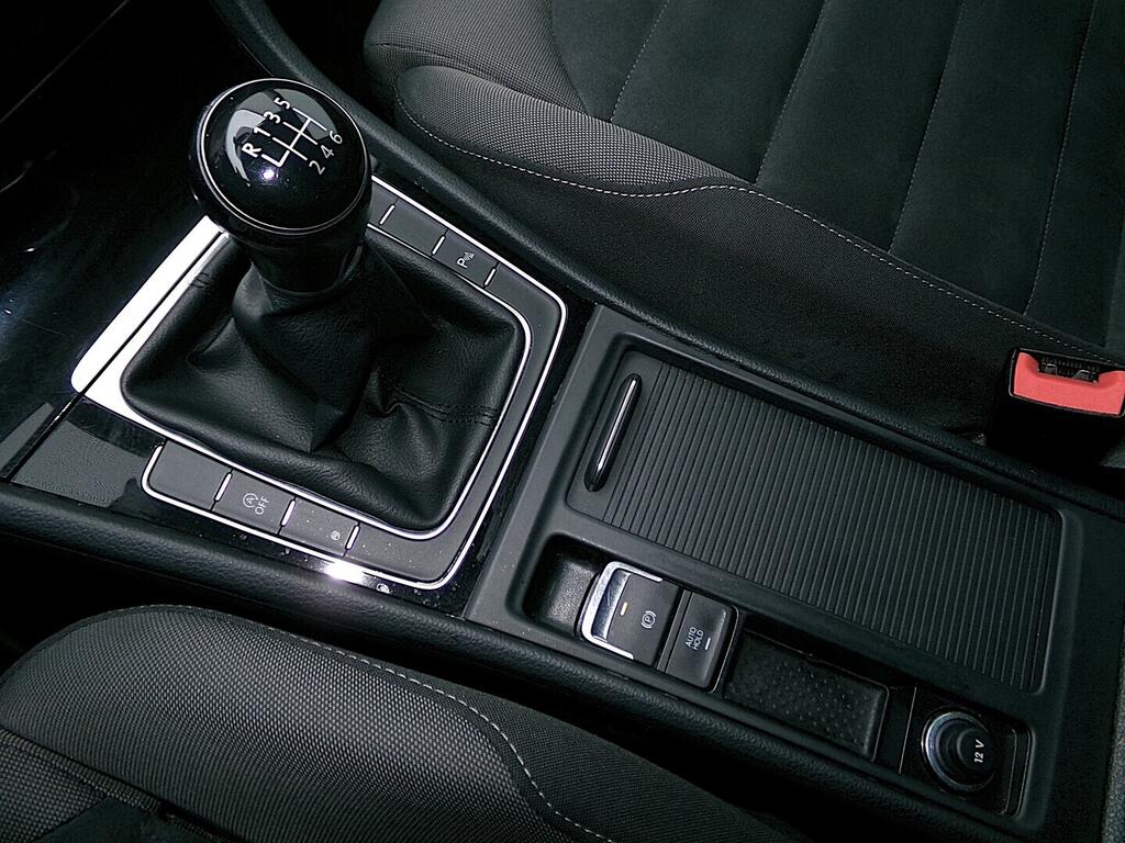 O419V08105_33.webp_GOLF Highline 1.4 Tgi 81 kW manuál, DPH