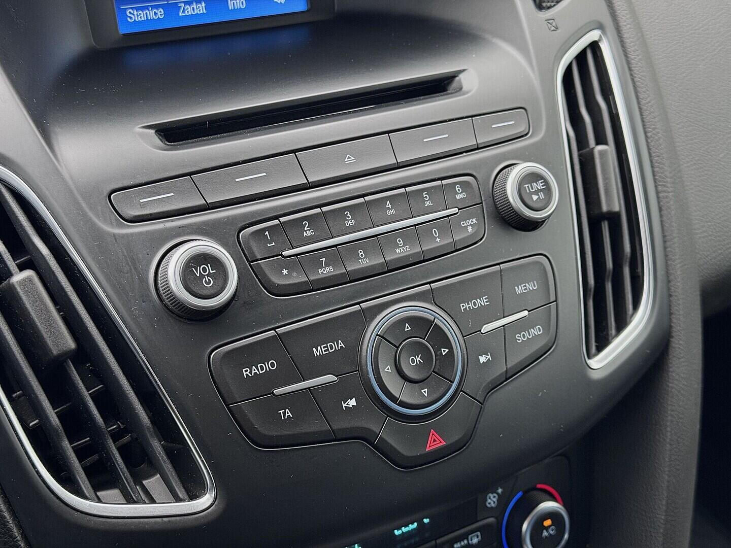 O419V08111_27.webp_FOCUS Titanium 1.5 TDCi 88 kW manuál