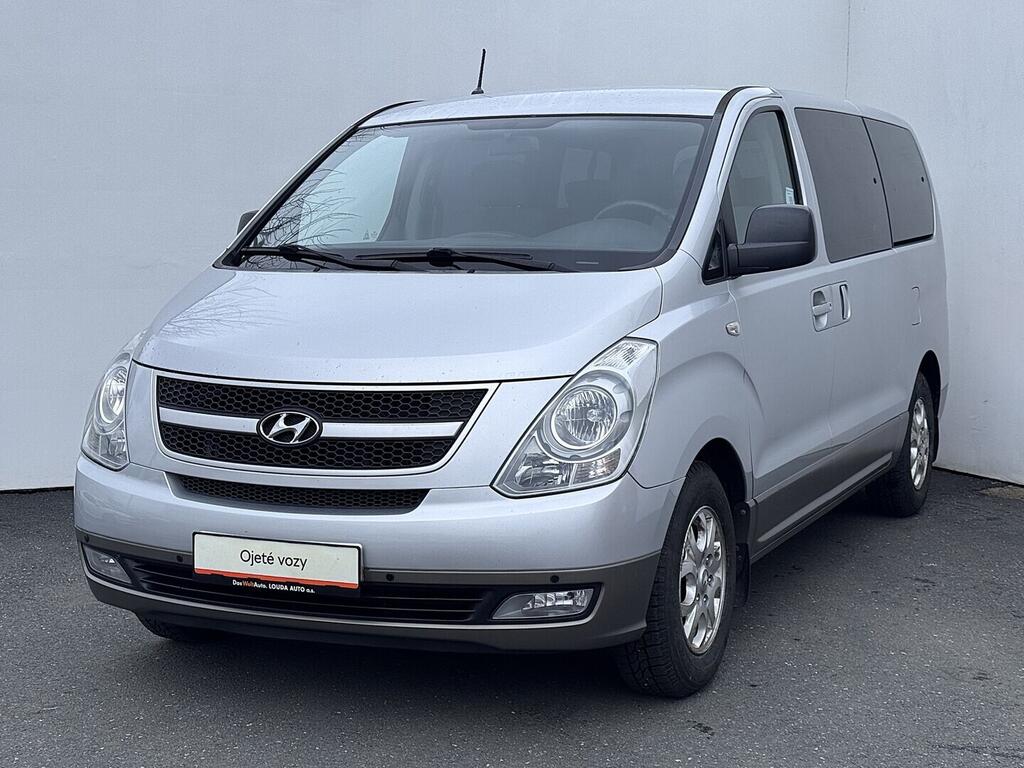 O419V08116_10.webp_H 1 Tour 2.5 CRDi 125 kW manuál