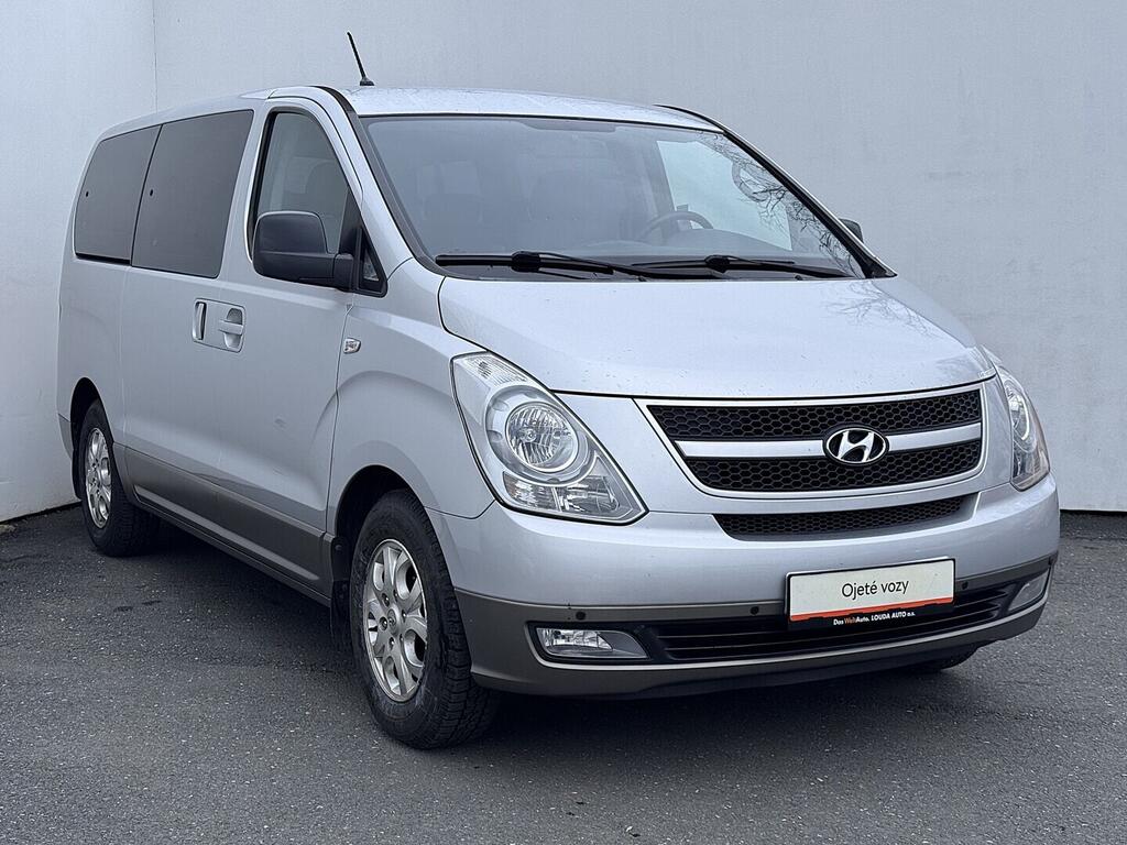 O419V08116_14.webp_H 1 Tour 2.5 CRDi 125 kW manuál