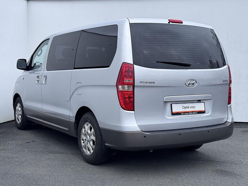 O419V08116_15.webp_H 1 Tour 2.5 CRDi 125 kW manuál