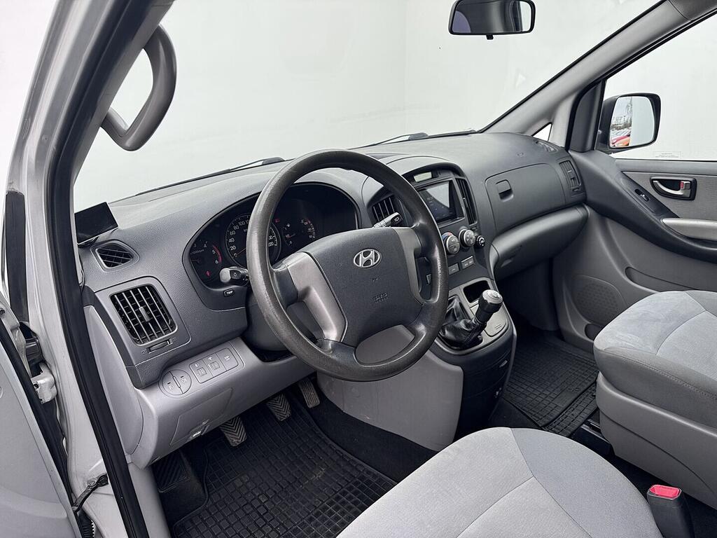 O419V08116_19.webp_H 1 Tour 2.5 CRDi 125 kW manuál